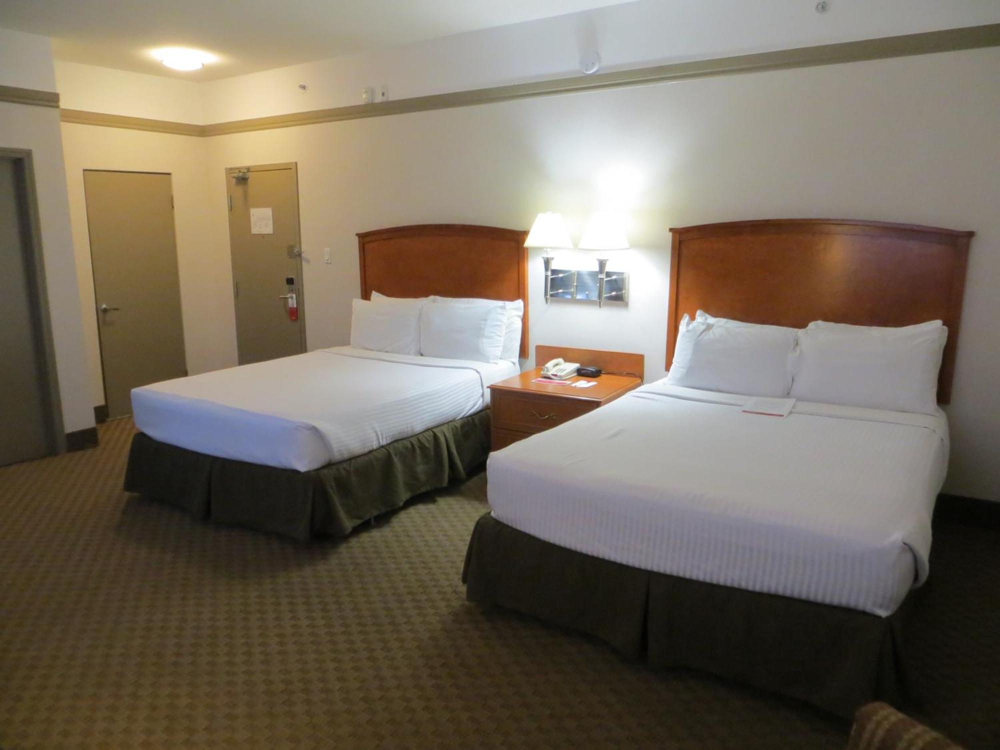 Hotel Ramada By Wyndham Edmonton South Camera foto