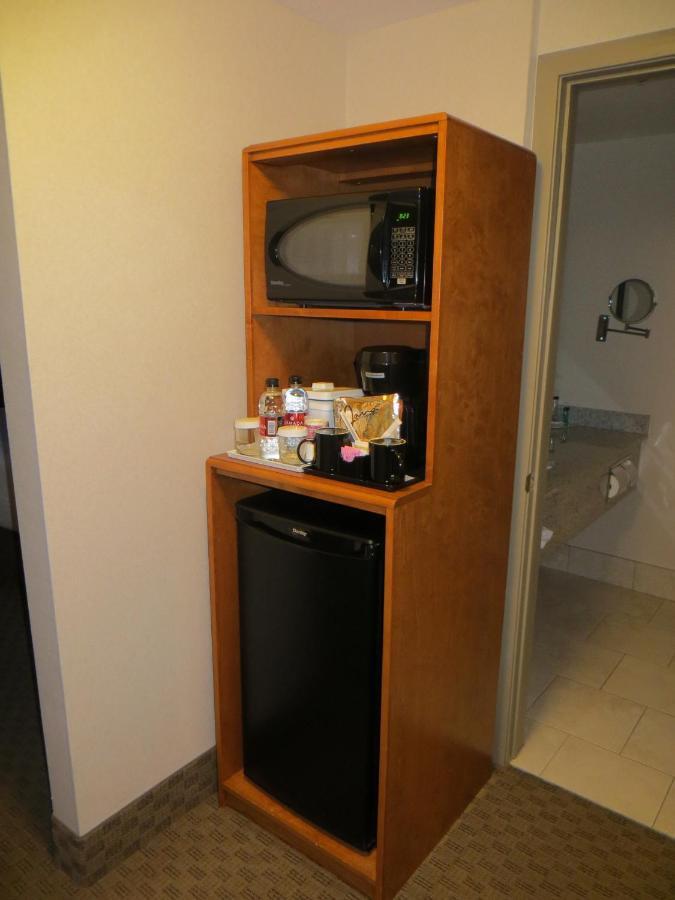 Hotel Ramada By Wyndham Edmonton South Camera foto